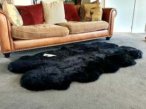 Plush Sheepskin Rugs: NZ Longwool Quarto Sheepskin Rug - Black
