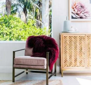 Plush Sheepskin Rugs: Icelandic Sheepskin Rug - Wine