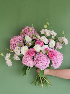 Products: Soft & Delicate Bouquet - LA FEMME FLEUR