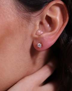 Timeless 1ct Lab-Grown Diamond Studs in 18ct Yellow Gold — Sustainable Luxury