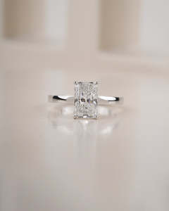 Frontpage: 2.00ct Radiant Cut Lab Grown Diamond Solitaire Engagement Ring