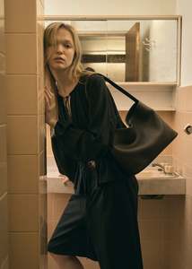 Accessories: Rylan Tori Hobo Tote - Dark Brown