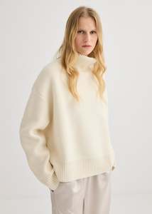 Essentials: Nico Oversized Sweater - Cream