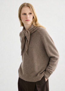 Accessories: Cashmere Triangle Scarf - Cocoa Marle