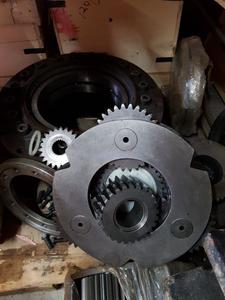 FINAL DRIVES COMPLETE AND ALSO PARTS ALL SIZES