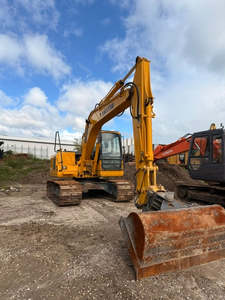 Products: Komatsu PC130-7