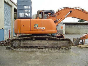 HITACHI EX225