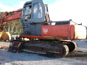 HITACHI ZX330