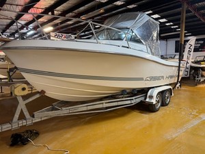 Products: Chris Craft Sea Hawke 215