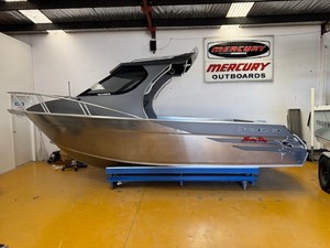 Products: Striker Big Eye 601 – Instock – Hull Only