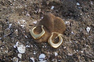 Products: Alysa hoops Lana Leigh
