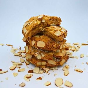 Box of 4 cookies - Lang's Little Bakery's almond croissant cookies