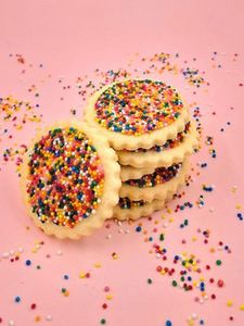 Shelf stables Lang's Little Bakery: Pack of 10x 100s & 1000s biscuits