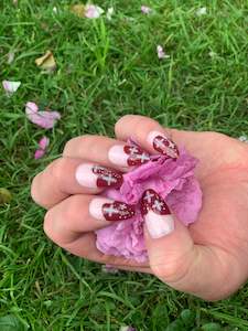 Press on nails: Snowflake Haven