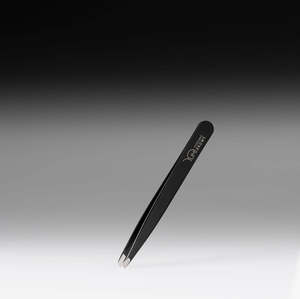 Yumi Black Tweezers Slanted