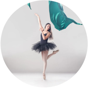 Circle Wallpaper Murals: En Pointe Circle Wallpaper