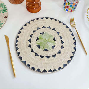 Willow Hand-made Shell Decorative Tray/Placemat 30cm - Chevron