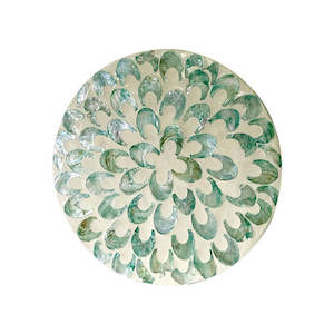 Serving Board: Willow Hand-made Shell Decorative Tray/Placemat 30cm - Feather