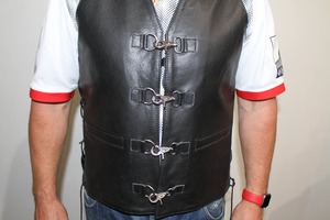 Men’s 425 Leather Vest – LeatherDirect
