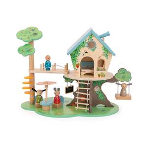 La Grande Famille Wooden Tree House