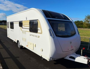 Caravans: 2015 Swift Sprite Major 4SB TRANSVERSE ISLAND BED / 4-BERTH / LIGHTWEIGHT / MOTOR MOVERS / FULL REAR ENSUITE IN TRANSIT, ETA DECEMBER