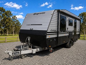 Caravans: 2021 Supreme Classic 18ft SEMI OFF-ROAD / SINGLE AXLE / QUEEN ISLAND BED / FULL ENSUITE / AWNING / SOLAR / 2 X FRESH, 1 X GREY TANKS / HEAT PUMP UNDER CONTRACT