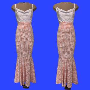 Tasi Ae Lasi Skirts & Tops