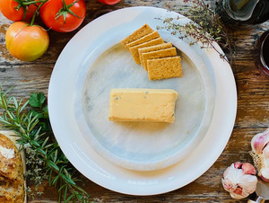 Cheeses: Onion & Chive Cheddar