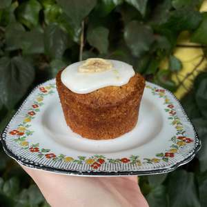 Sweet Cafe Food: Banana Cake with Lemon Drizzle
