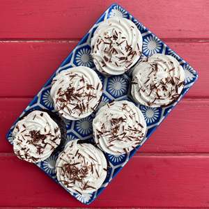 Chocolate Pudding & Whipped Cream Cakes