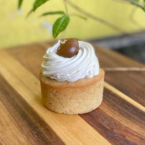 Sweet Cafe Food: Vanilla Caramel Cakes