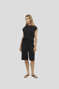 Bottoms: Juliette Hogan Koa Short (Luxe Suiting)  Black