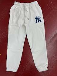 Womens Apparel: MJNY1076 MAJESTIC W YANKEES TRACKIES