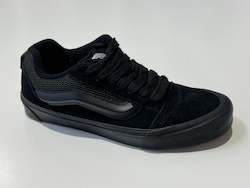 Shoes: 009QCBKA.BBK VANS KNU SKOOL BLK/BLK