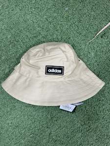 Bucket Hats: ADIDAS BUCKET HAT HC7211