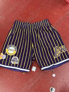 Nba Shorts: MNLL5013 HOMETOWN MESH SHORTS LAKERS