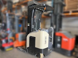 Crown RR5200 2003 - Liftrucks