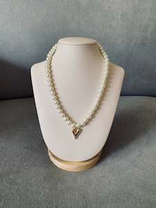 Necklace 1: LIV253NF13