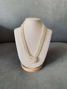Necklace 1: LIV251NF22
