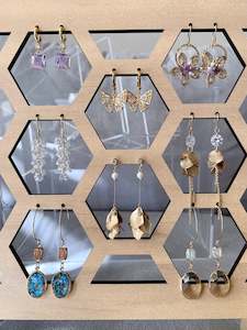 Display 04