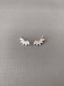 Nami Skyla: Leaf Cluster Studs