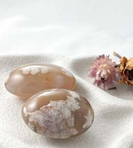 Palmstones: Flower Agate Palmstone