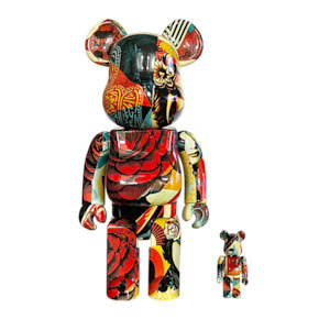 Luxury Collectibles: BE@RBRICK - Shepard Fairey (Obey) Signed 400%