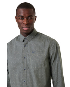 Garcia: Geometric LS Shirt - Sage Green
