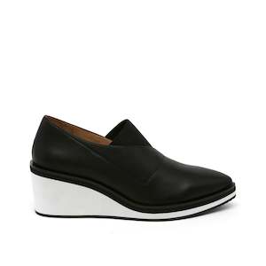 Issey Miyake X United Nude: Wrap Wedge Mid Black