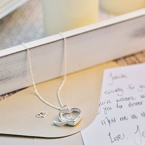 Silver Lockets: Medium Silver Heart Locket