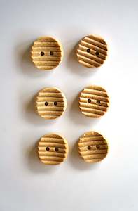 Notions: Ribbed Bamboo Buttons
