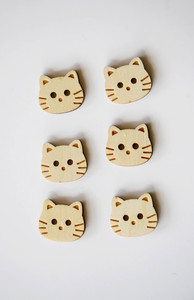 Kitten Light Brown Wooden Buttons