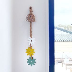 Gold: Daisy Wall Hanging (yellow, white, sage)