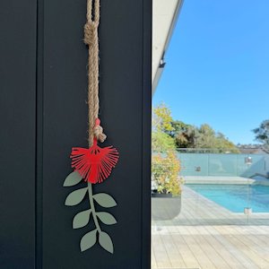 pohutukawa wall hanging | red & green